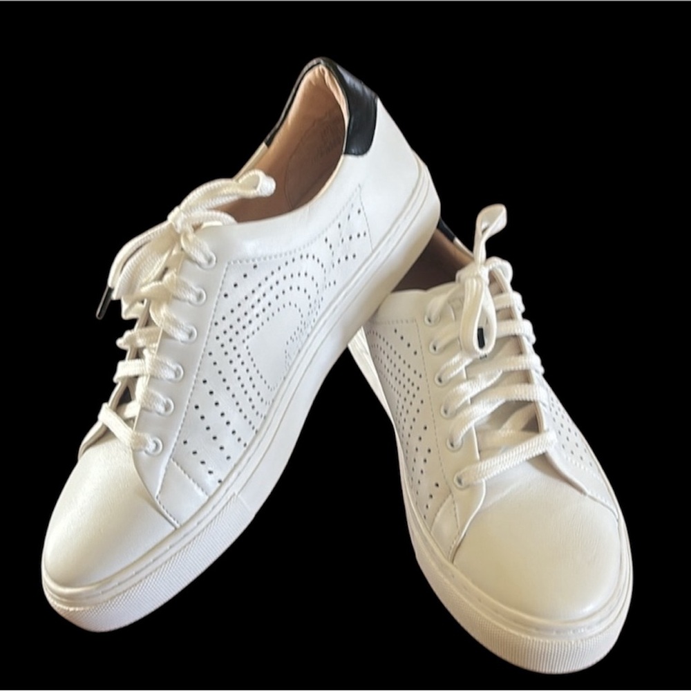 - NWT Kate spade sneaker